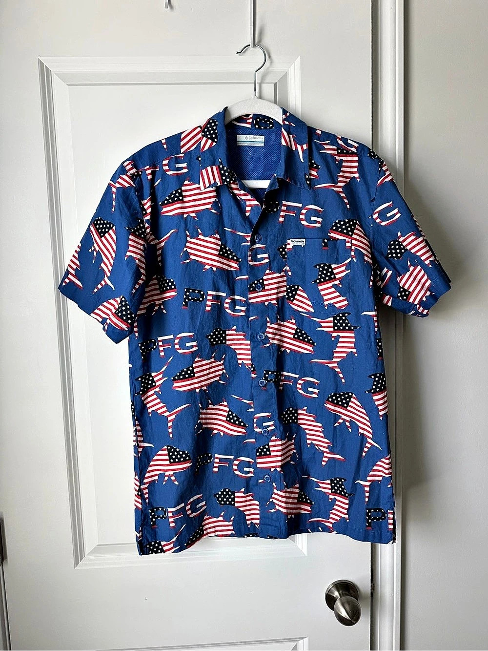 Columbia PFG Short Sleeve Flag Print Shirt Size XS Like New